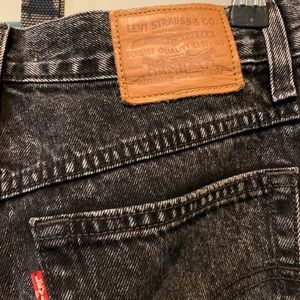 Levi’s mom jean size 28
